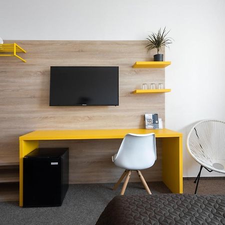 Modřice City Hostel Brno מראה חיצוני תמונה