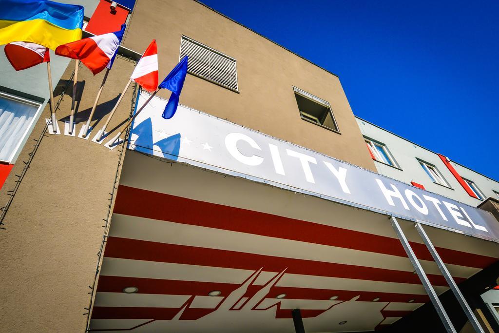 Modřice City Hostel Brno מראה חיצוני תמונה