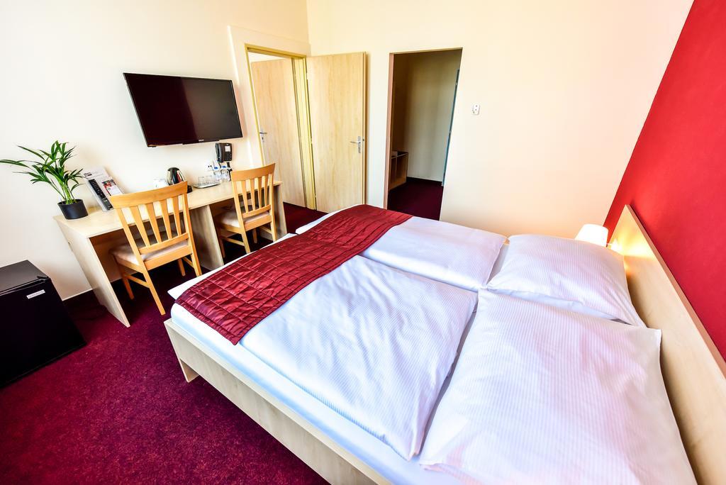 Modřice City Hostel Brno מראה חיצוני תמונה
