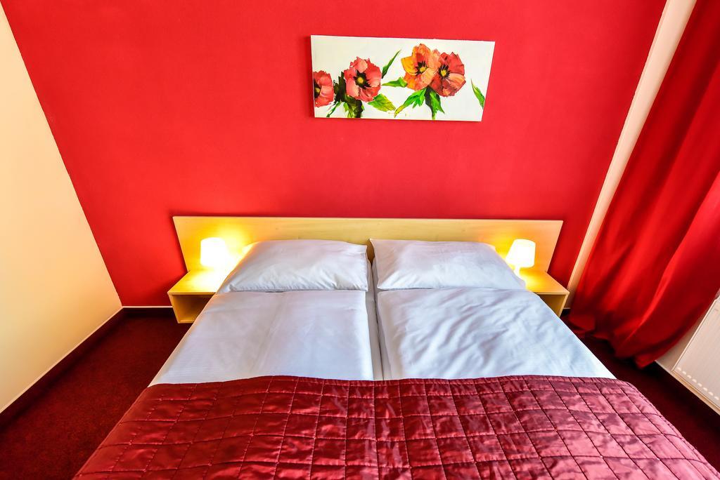 Modřice City Hostel Brno מראה חיצוני תמונה