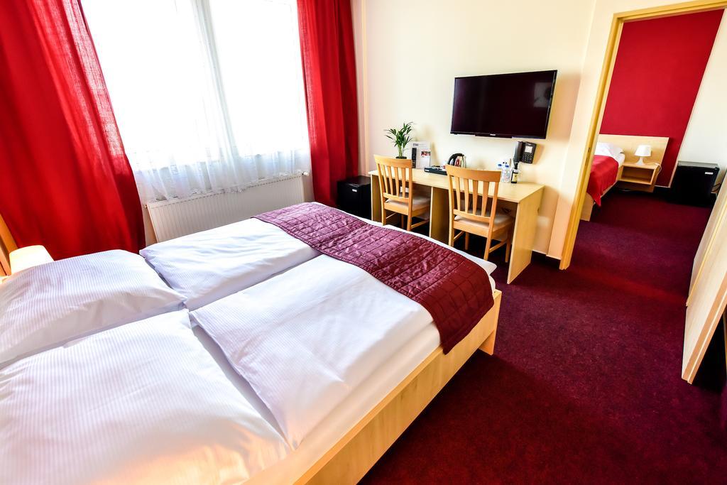 Modřice City Hostel Brno מראה חיצוני תמונה