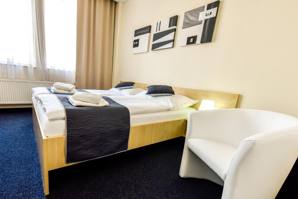 Modřice City Hostel Brno מראה חיצוני תמונה