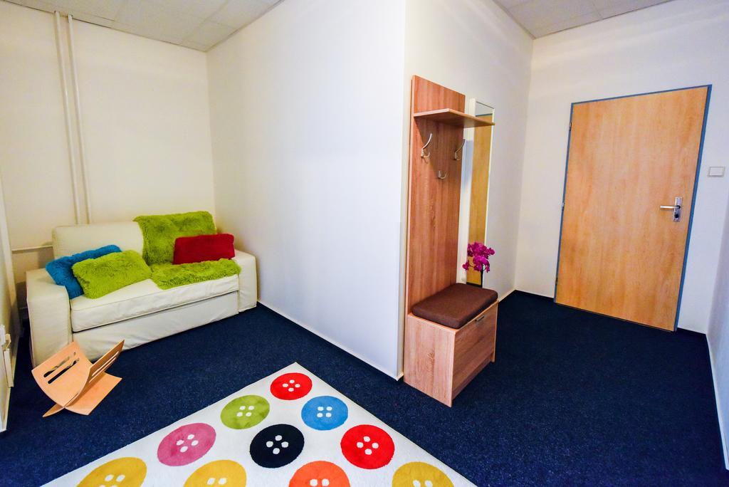 Modřice City Hostel Brno מראה חיצוני תמונה