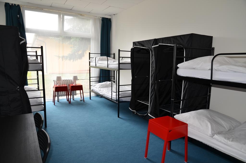 Modřice City Hostel Brno מראה חיצוני תמונה