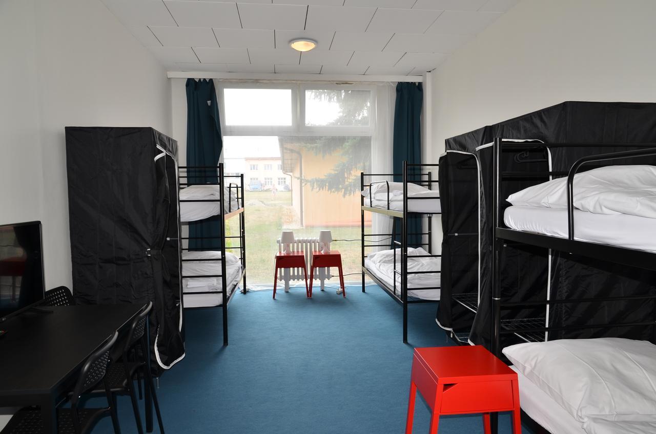 Modřice City Hostel Brno מראה חיצוני תמונה
